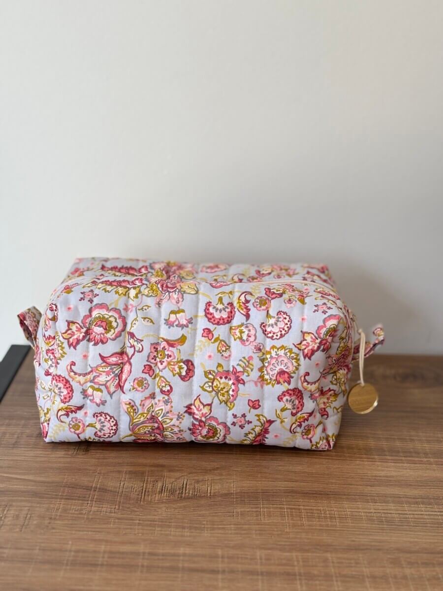 Νεσεσέρ μπαούλο λουλούδια