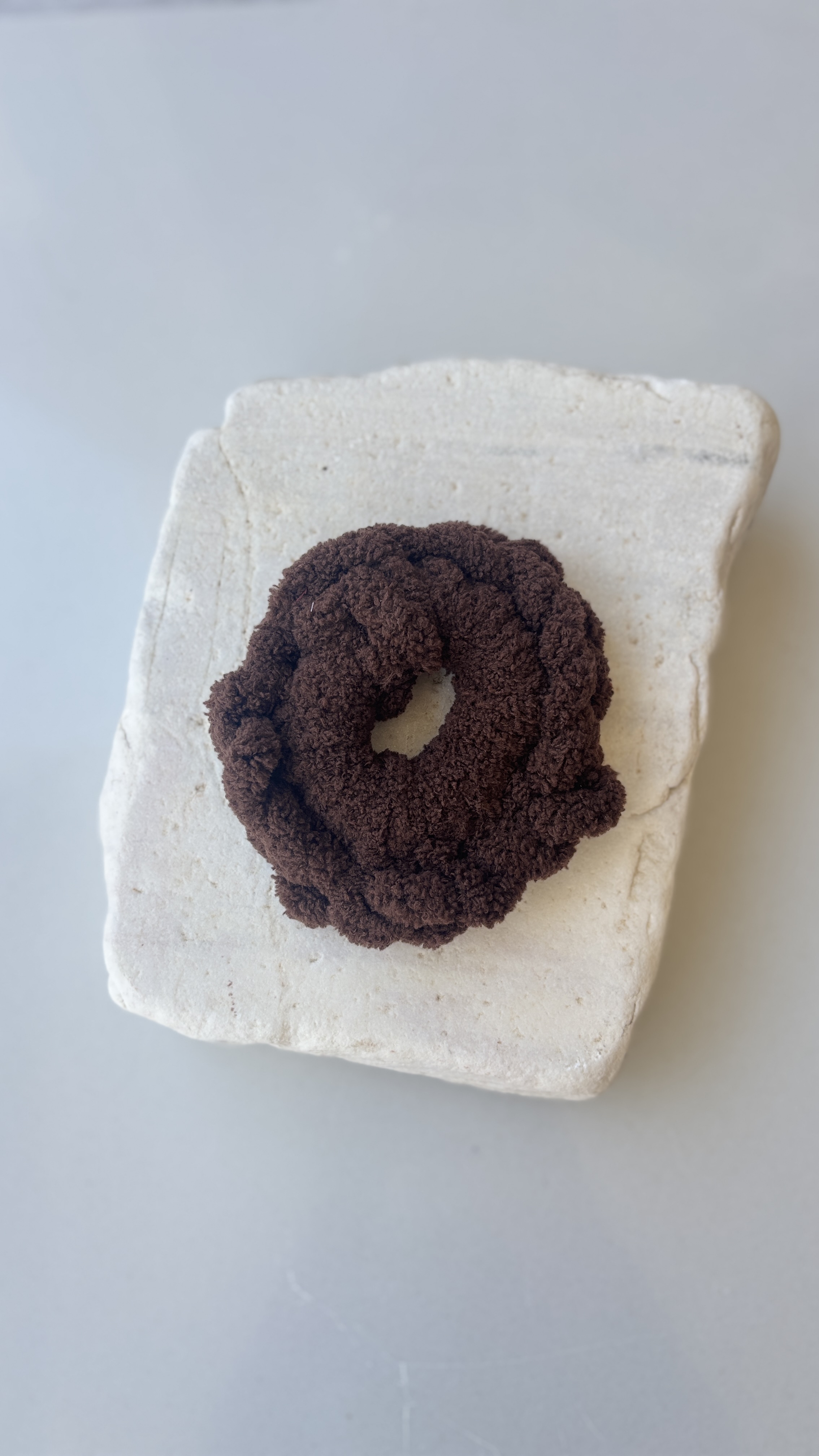 Χειροποίητο scrunchie puffy brown